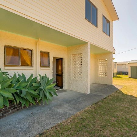 Cosy At Cooks - Cooks Beach Downstairs Unit Exterior foto