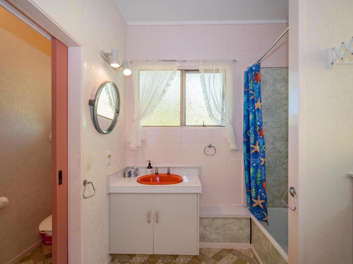Cosy At Cooks - Cooks Beach Downstairs Unit Exterior foto