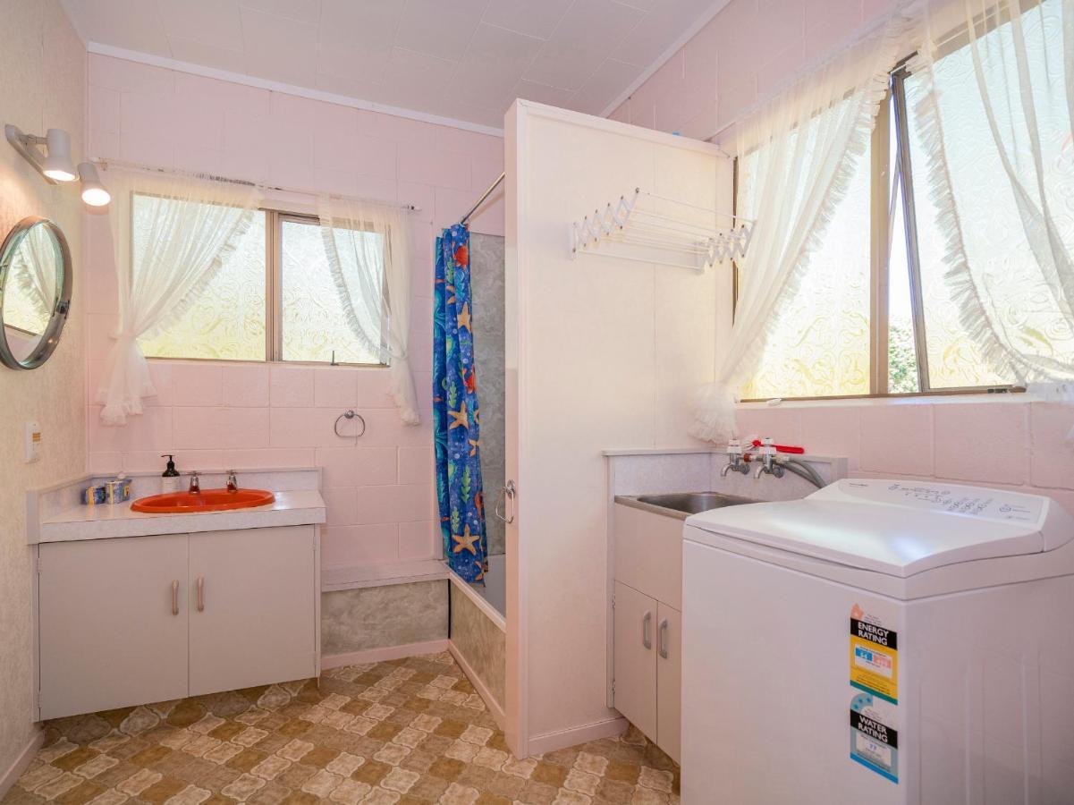 Cosy At Cooks - Cooks Beach Downstairs Unit Exterior foto