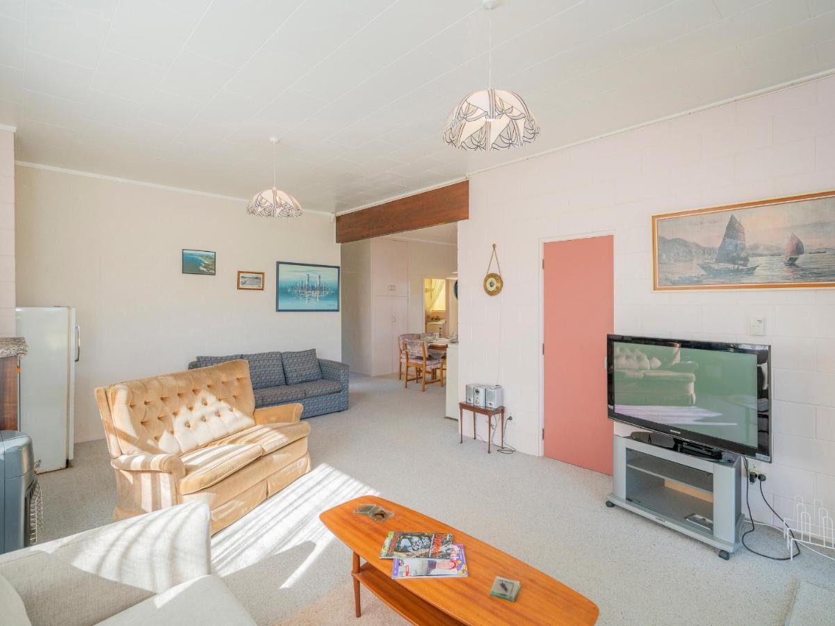 Cosy At Cooks - Cooks Beach Downstairs Unit Exterior foto