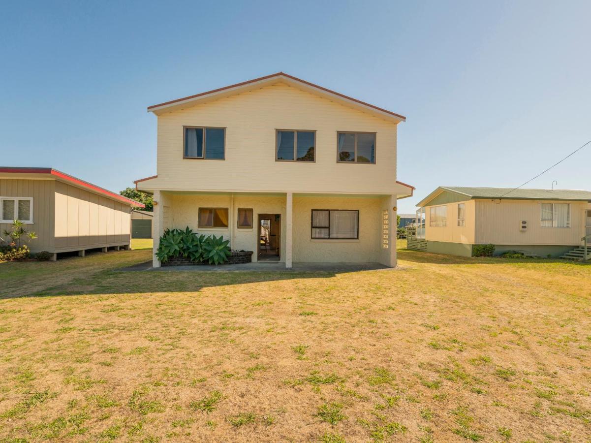 Cosy At Cooks - Cooks Beach Downstairs Unit Exterior foto
