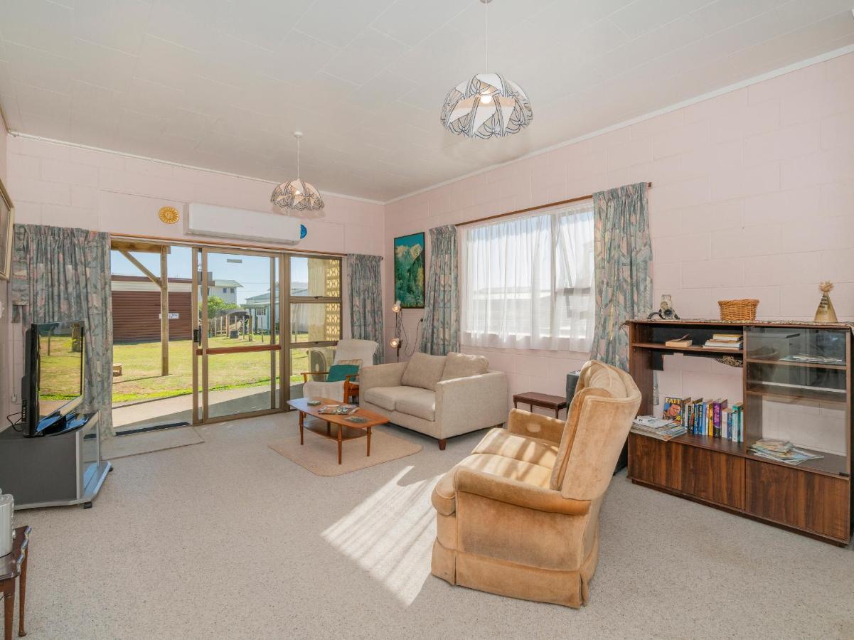 Cosy At Cooks - Cooks Beach Downstairs Unit Exterior foto